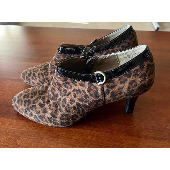 Circa Joan And David Luxe - 7.5M Leopard Booties - Picture 1 of 7